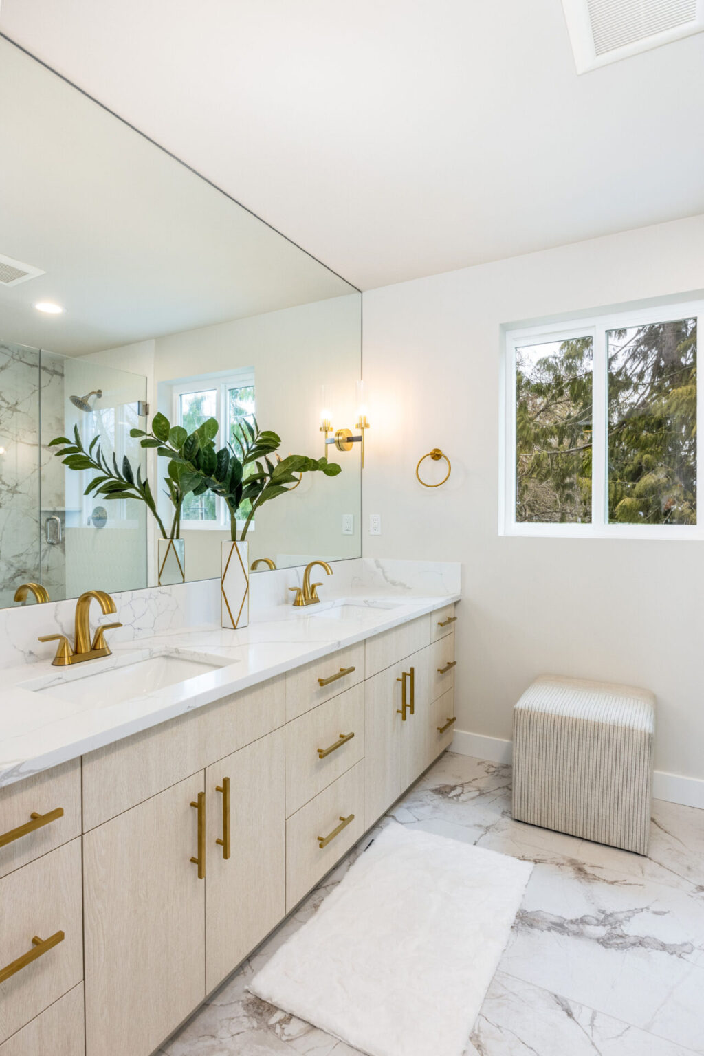 Light Melamine Flat Panels Kitchen Cabinets Seattle