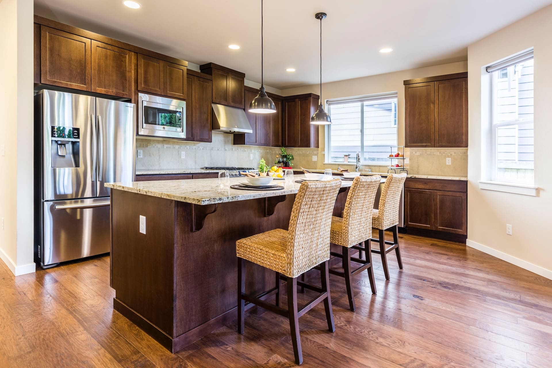 Engineered Hardwood Vs Luxury Vinyl What S The Difference Cabinets   Francesca Tosolini YkHFS4Ul64U Unsplash 1 